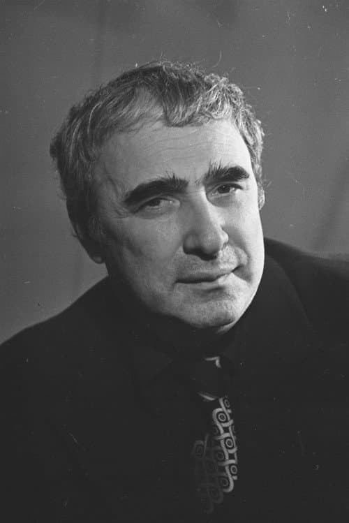 ნოდარ დუმბაძე
