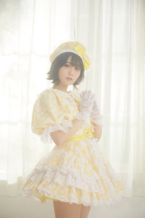 小山ひな