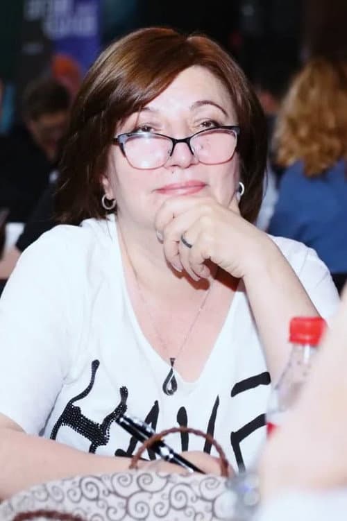 Lola Axmedova