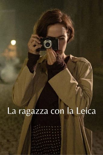 La ragazza con la Leica